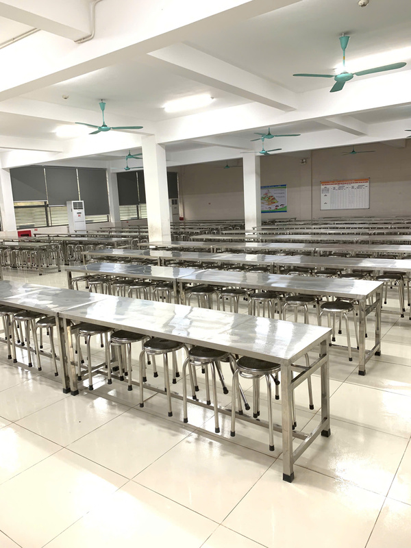 Hình ảnh trang thiết bị bếp công nghiệp